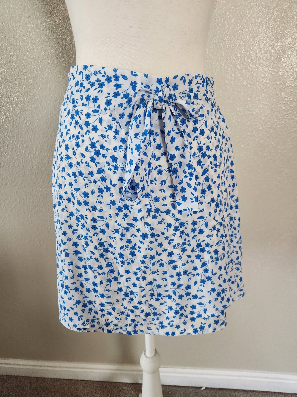 miami White Mini Skirt with Blue Floral Tie Front